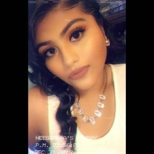 Meet your Posher, Yisel